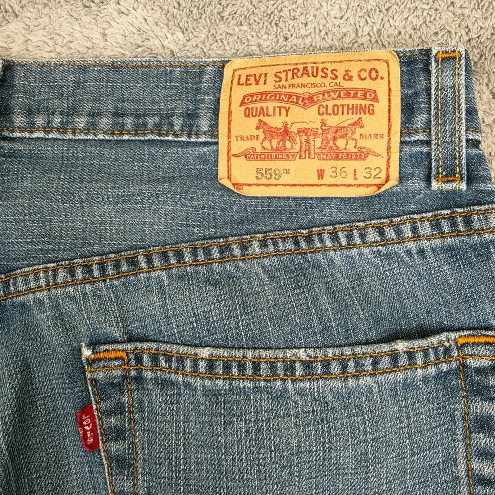 Levis 559 Relaxed Straight Jeans Mens 36x32 Blue Medium Wash Denim Cotton Casual